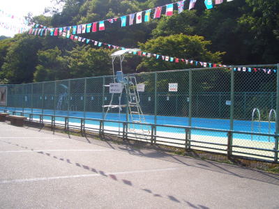 岩屋堂公園内にあるプール
