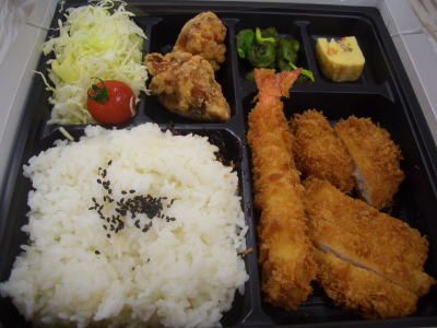 新宿とんかつ さぼてん 春日井西友リヴィン店のデラックス弁当