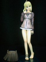 セイバー私服ver.:脱ぎ四面