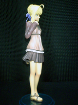 セイバー私服ver.:四面4