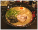 ずんどう屋 味玉らーめん(背脂まみれ味)