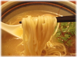 塩元帥 天然塩ラーメンの麺