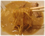 烈士洵名 白味噌らーめんの麺