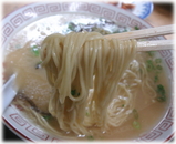 呑龍 柚辛らーめんの麺(博多麺)