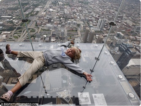 Terrifying view from glass box balcony4.jpg Terrifying view from glass box balcony4.jpg