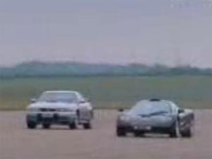 マクラーレンF1 vs 日産 スカイラインGT-R(34)