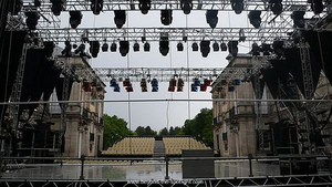 Pre-Premier 7/11/08 rain on stage