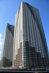 THE TOKYO TOWERS