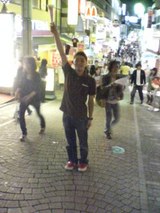 自由の女神ごっこ