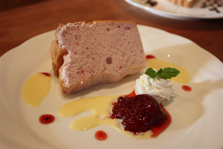 いちごシフォンケーキ