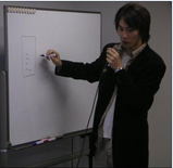 講師