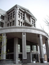 枚方市立中央図書館