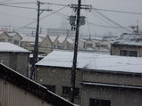 工場の窓から見た2/9の東大阪の雪景色その1