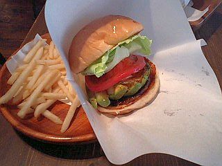ZATS BURGER CAFEのアボカドバーガー