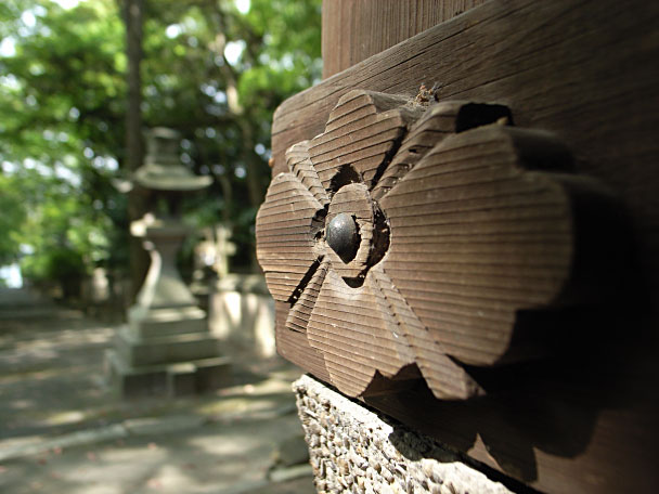 伊居太神社 釘隠シ
