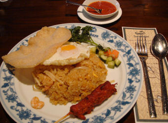 SuraBayaナシゴレン