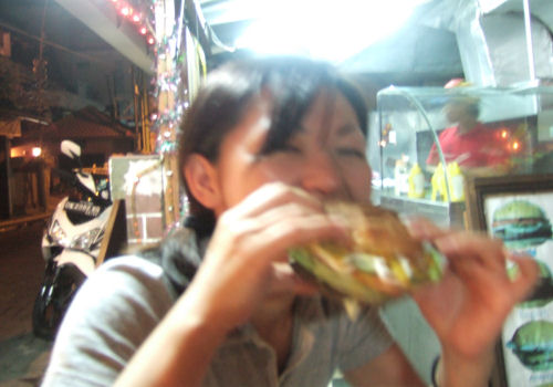 バリ島でハンバーガー