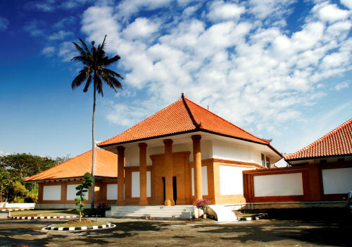 VIEW FROM THE MAIN ENTRANCE �ѥ��ե������Ѵ�