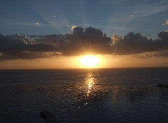 ULUWATU ���󥻥å�