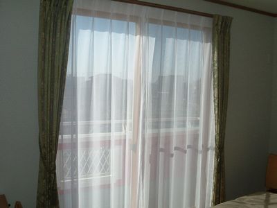 寝室掃出窓