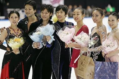 フィギュアスケート浅田真央　中野友加里 安藤美姫 高橋大輔 織田信成 サイン色紙 フィギュアスケート浅田真央 中野友加里 安藤美姫 高橋大輔 織田信成