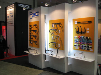 パーツもいろいろ展示