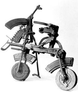 自転車で武器を回収