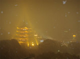 雪の浅草寺b