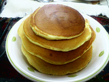 山盛りホットケーキ
