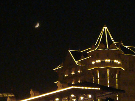 Tokyo Disneyland Hotel