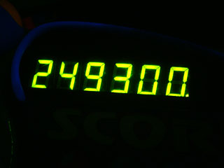 249300