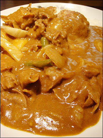 Shabu-Shabu Beef Curry with Hamburger, Vegetables, and Cheese