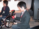 うまく歩けなかったロボットを最終出走まではなんとか仕上げたマナブ