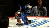 ガルーの背後を取るダイナマイザー