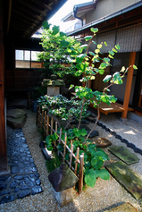 大垣のお庭