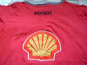 貴重なフェラーリのTシャツ・職人001