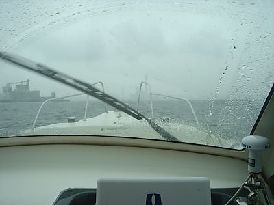 雨の中