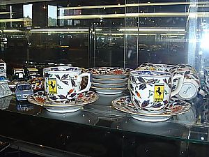 フェラーリ美術館・御殿場-ferrariの食器