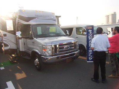 20091107キャンピングカーアメ車