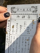 �����
