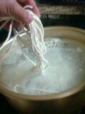 鍋にうどん投下!