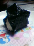 真っ黒な海苔おにぎり