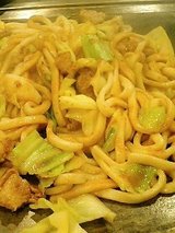 かえちゃん ホルモン焼きうどん(750円)