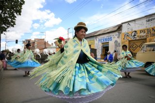 2006_03_11_踊るオルーロ少女