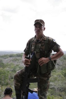 2006_04_01_兵隊1
