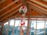 3小屋裏棟木下に幣串を飾っています。