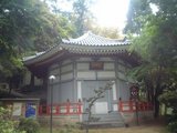 前に立てたお堂