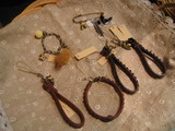 akusesari