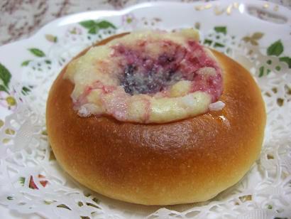 チーズクリームパン