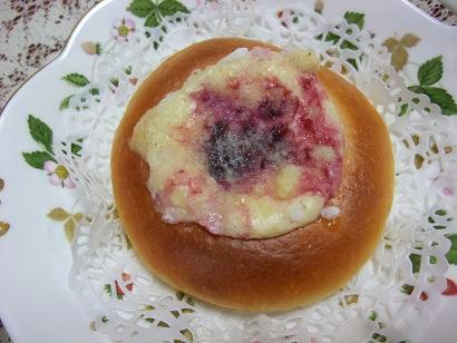チーズクリームパン
